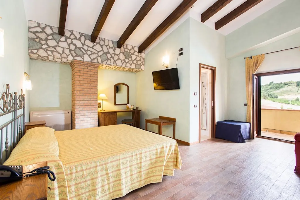 Villa Santa Caterina_Montalto Uffugo_slider_image_3