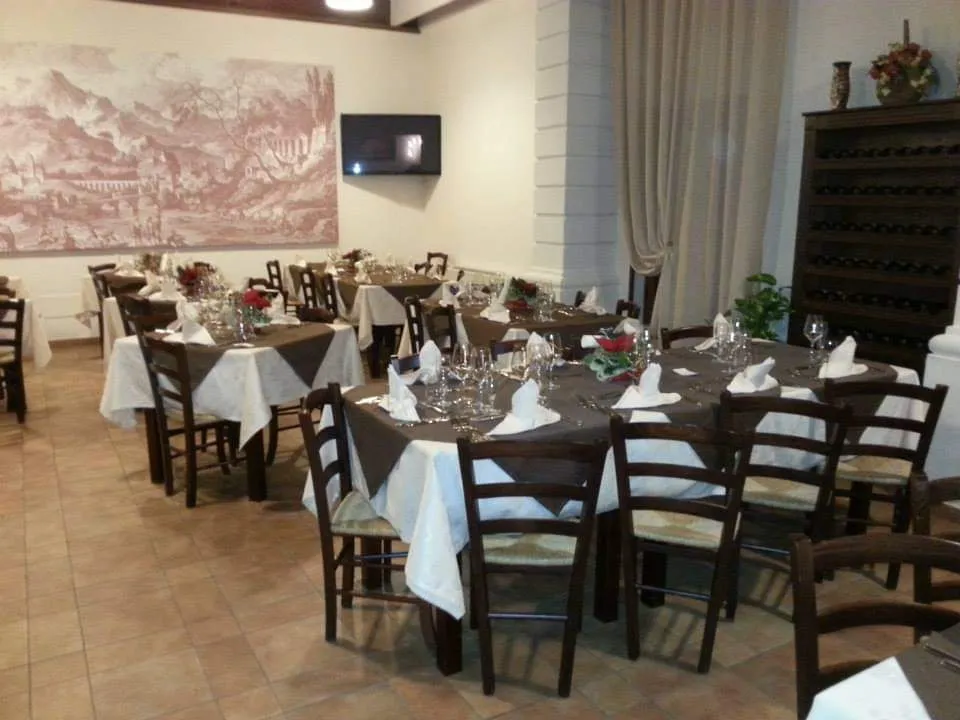 Sala Ricevimenti Ristorante Pizzeria Orgoglio di Calabria_Montalto Uffugo_slider_image_3