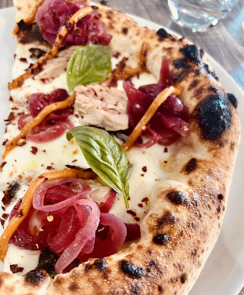 Martina Frangelli_Acqua Pazza pesce e pizza contemporanea_Montalto Uffugo_review