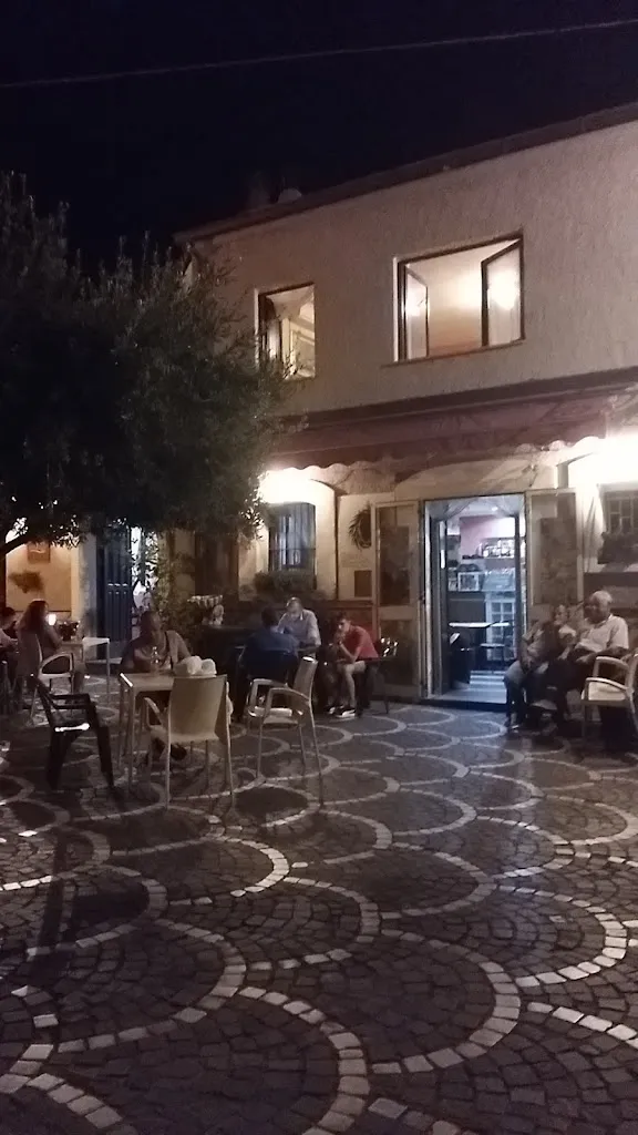 Black&White - Bar-Gelateria-Rosticceria_Mottafollone_slider_image_3