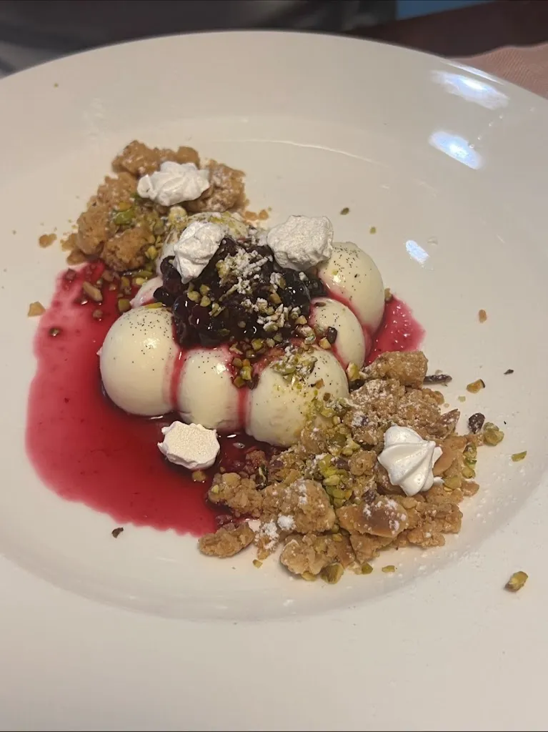 Hélène Lazar_Ristorante @ Agriturismo Calabrialcubo_Nocera Terinese_review