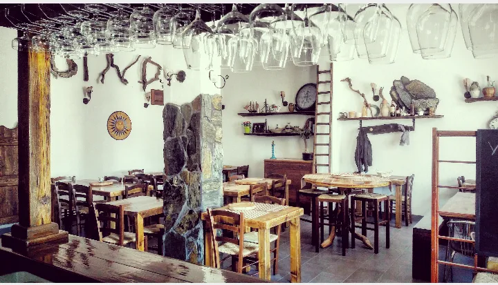 Oinos Palizzi Vineria Artigianale_Palizzi Marina_slider_image_1