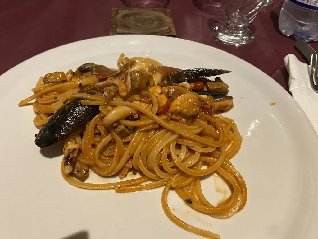 Oinos Palizzi Vineria Artigianale_Palizzi Marina_slider_image_3