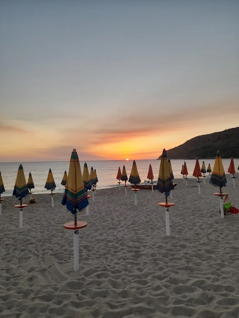 Ignacio Lopez_Lido Acquaviva_Nicotera_review