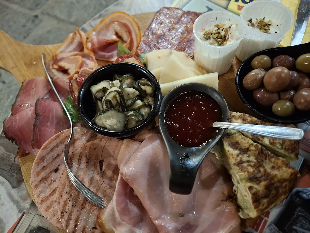 Simone Micheli_U vicu_Nicotera_Bewertung