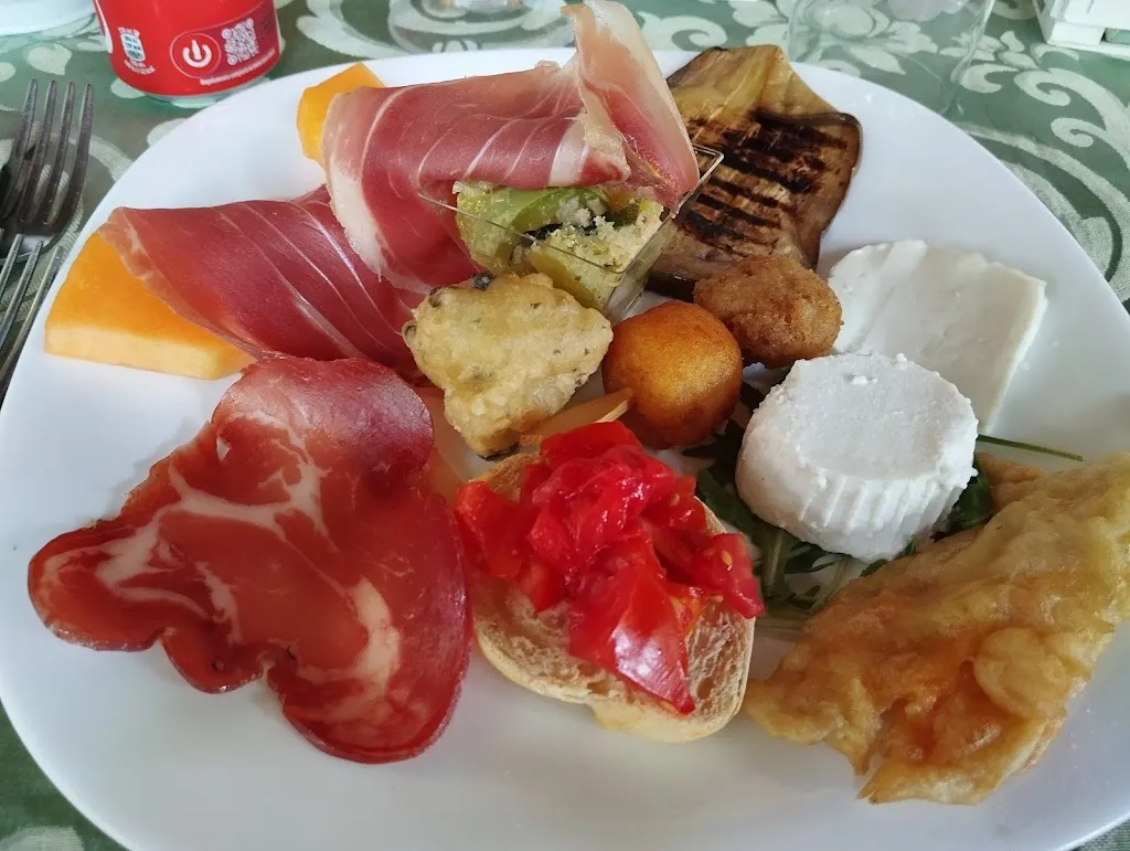 Mariafrancesca Bello_Bar Ristorante Grotta Del Romito_Papasidero_review