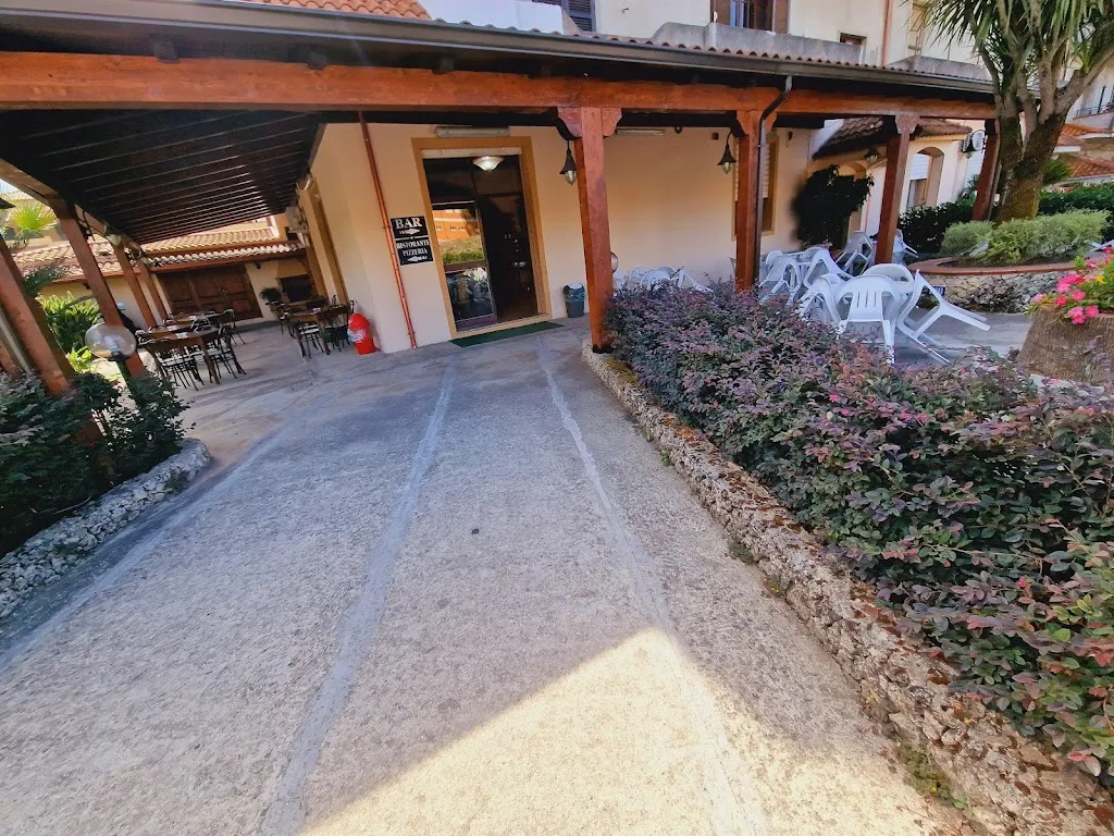 Whitelady Bar Pizzeria Ristorante_Pernocari-Presinaci_slider_image_1