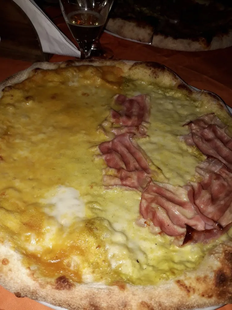 Enzo Miniaci_Pizzeria Woda Woda_Petrizzi_recensione