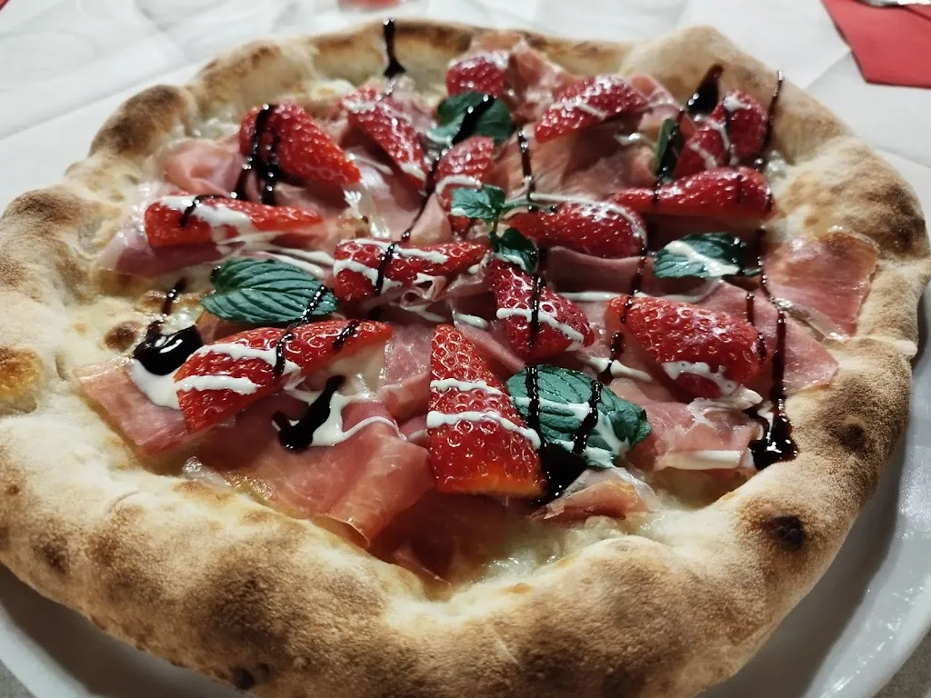 Pizzeria Woda Woda_Petrizzi_slider_image_2