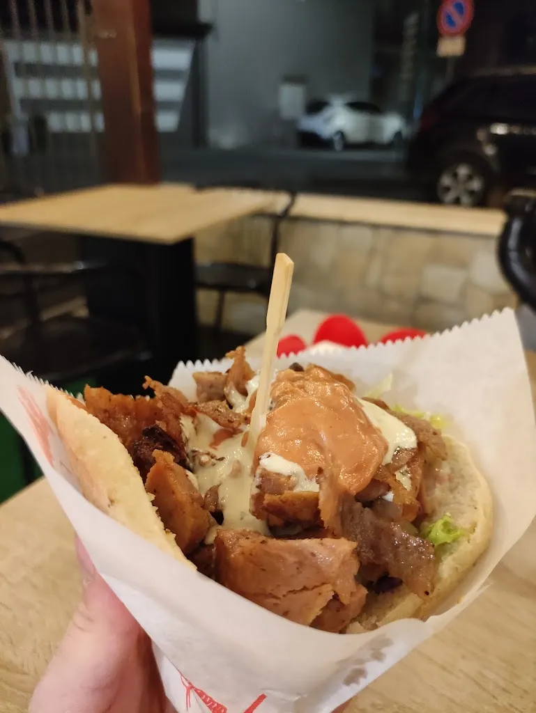 Vincenzo Scalzi_GYROS_Petronà_review