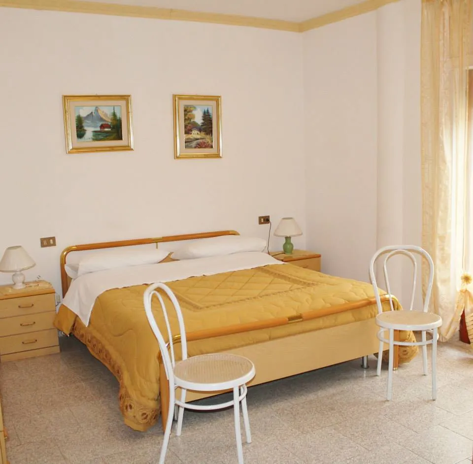 Hotel Ristorante Pizzeria Costa Azzurra a Pietrapaola restaurant in Pietrapaola