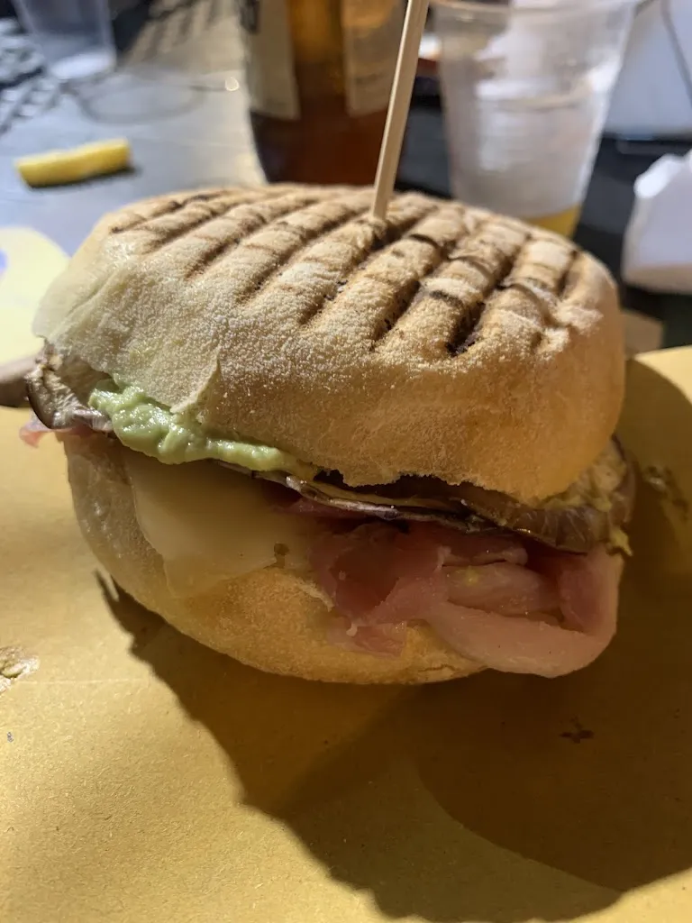 Hayley Michetti_AGORA' food-drink-fan_Palmi_review