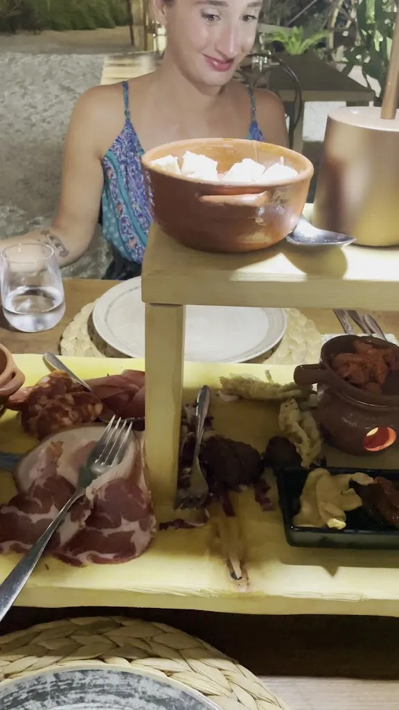 Luca Praderio_Il Cascinale - Country Location_Palmi_review