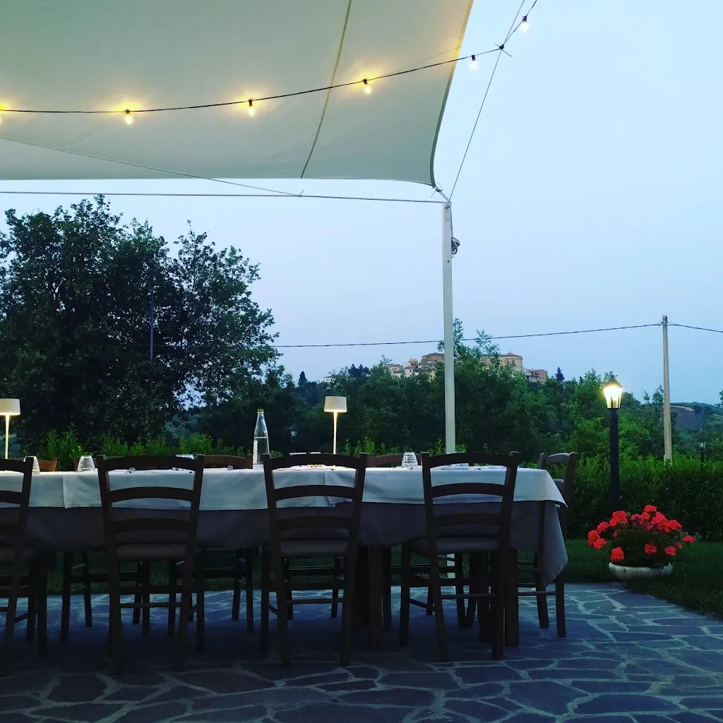 Sulla Collina ristorante-pizzeria restaurant in Elice