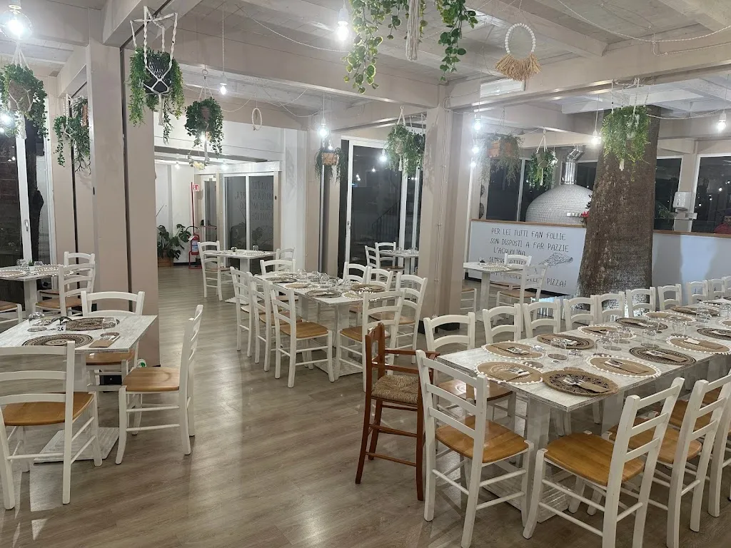 Evoli Pizzeria Lounge bar restaurant in Polistena