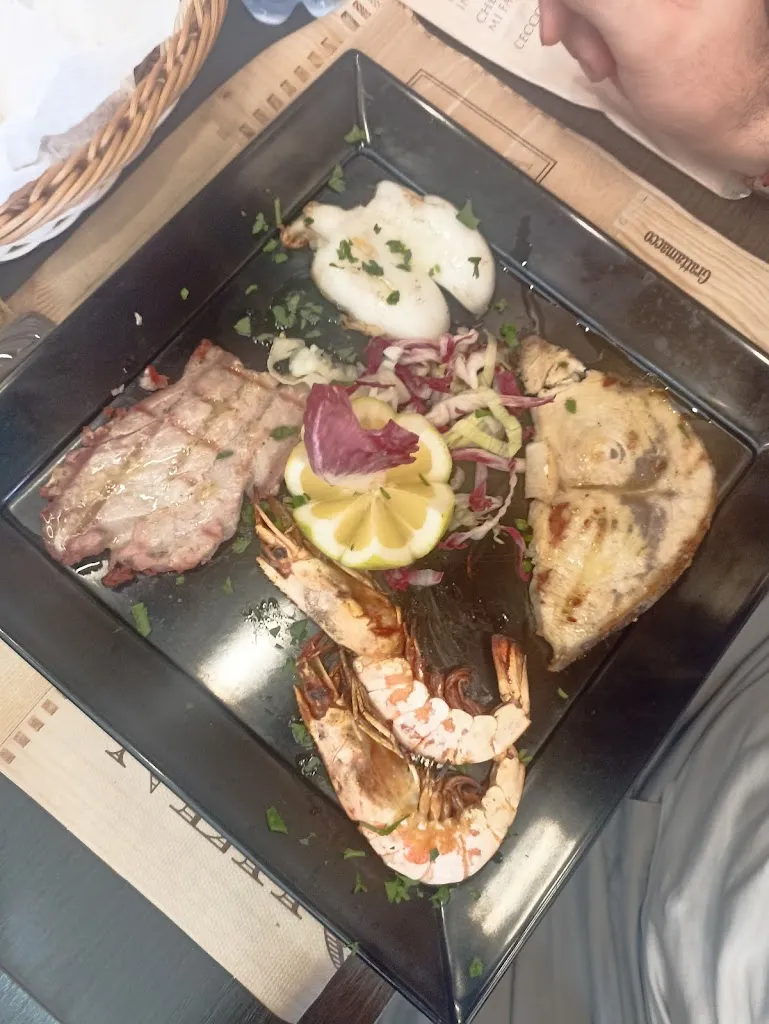 L 'Oasi In Piazza_Riace_slider_image_2