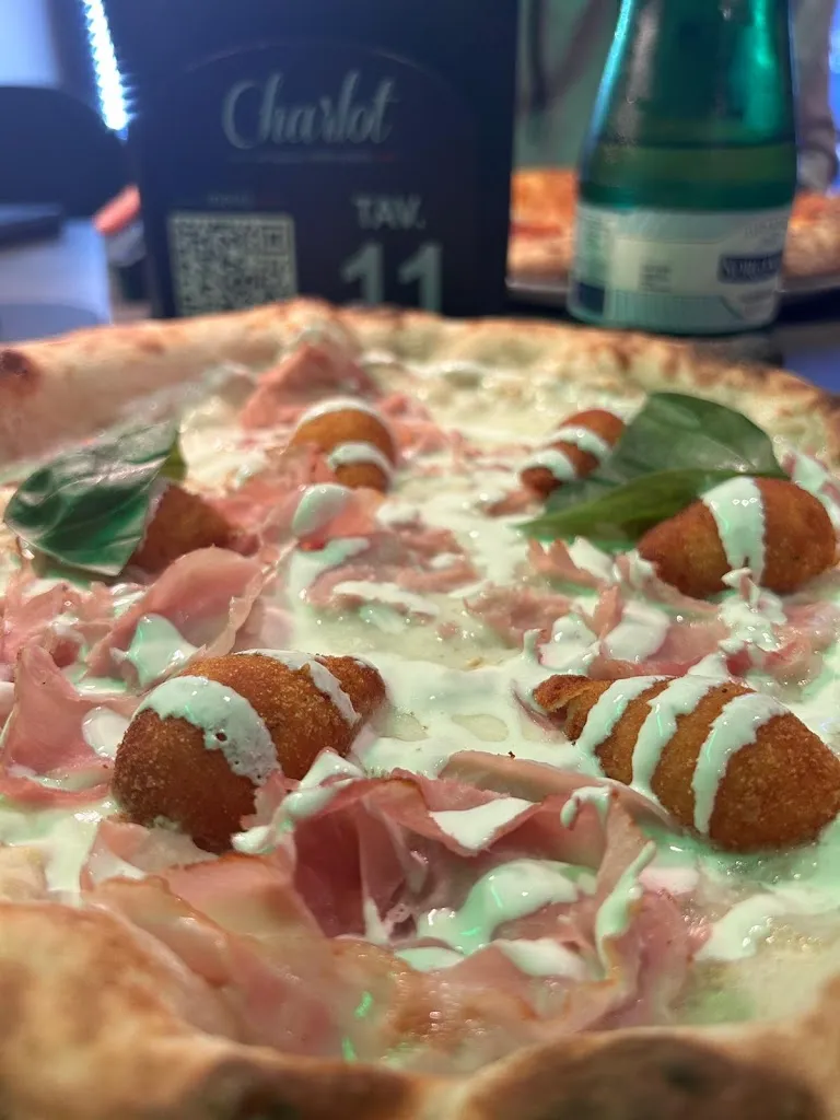 Utsav Bose_Charlot Artigiani Della Pizza_Praia a Mare_Bewertung