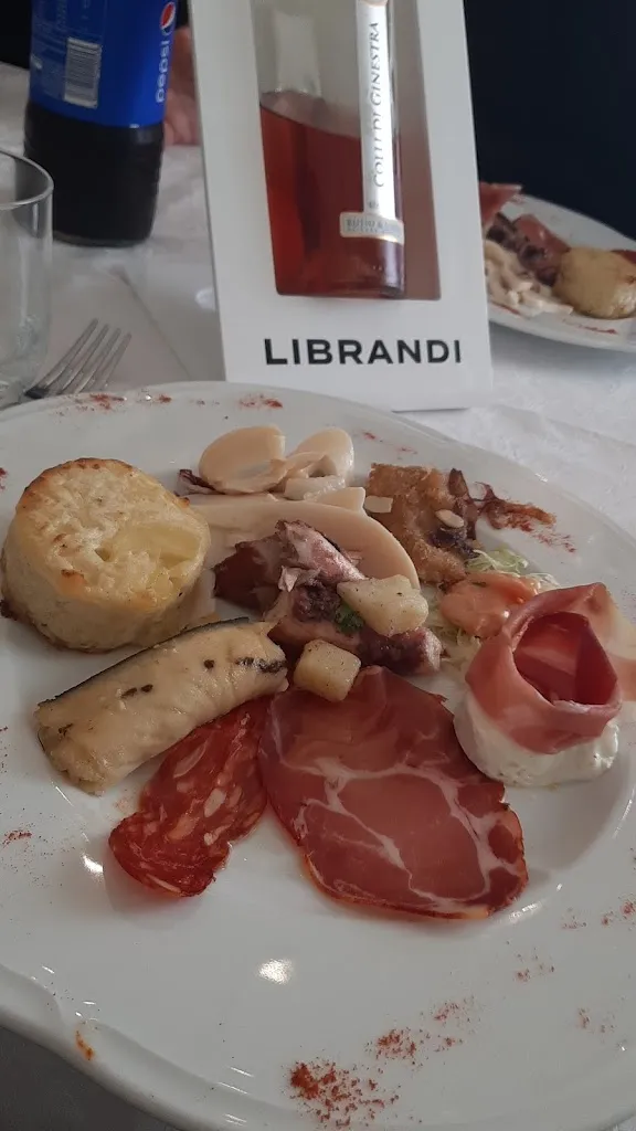 Luigi Elia_L'Oasi S.a.s. di Fera A. & C_Roccabernarda_review