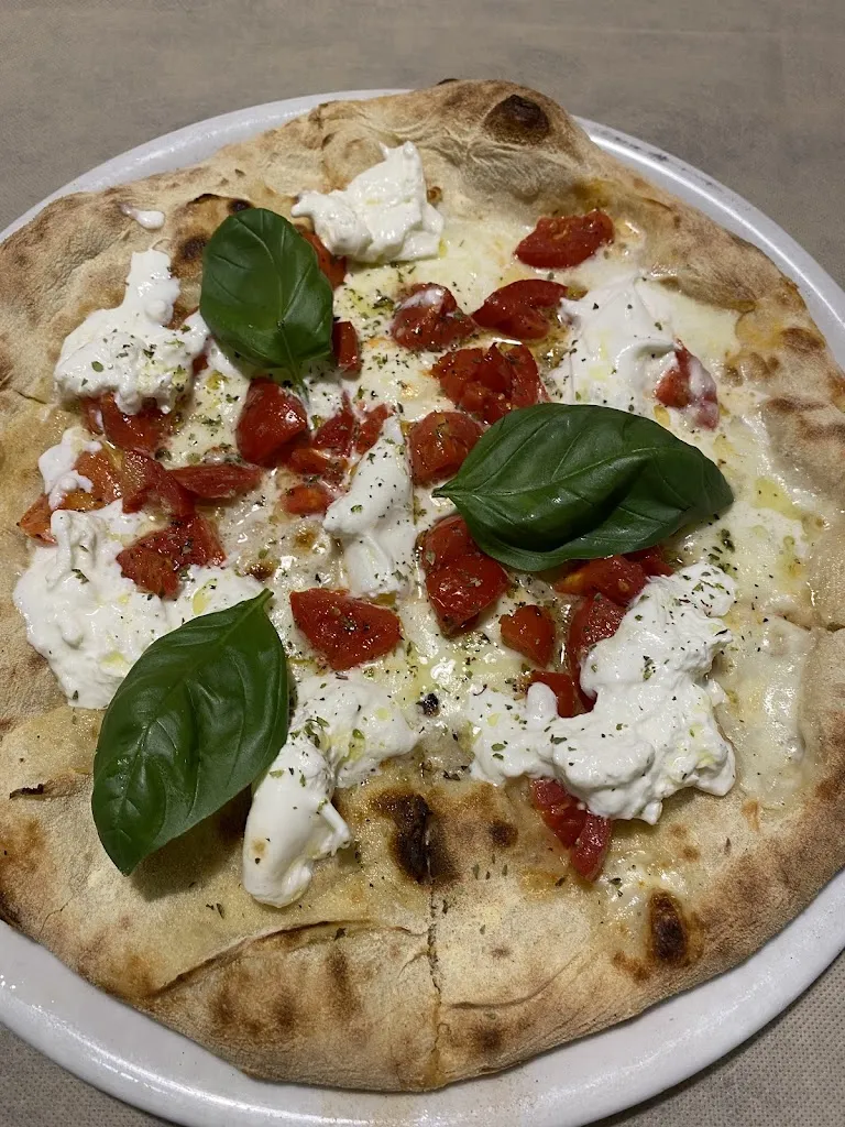 Sylva Hemzalova_Il Coccodrillo Ristorante Pizzeria Burgeria_Rocca Imperiale_review