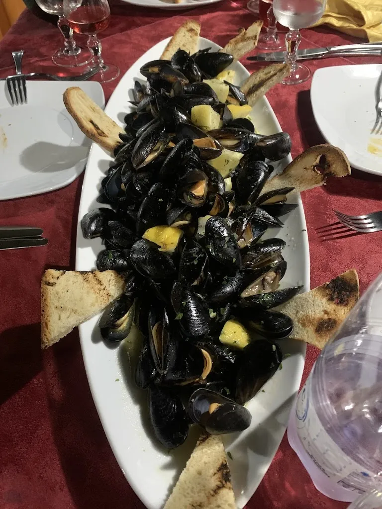 Mario Balducci_B&B Ristorante Pizzeria Villhour_Rocca Imperiale_review