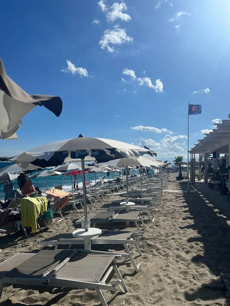 Valeria del Canto_Green Bay_Roccella Ionica_review