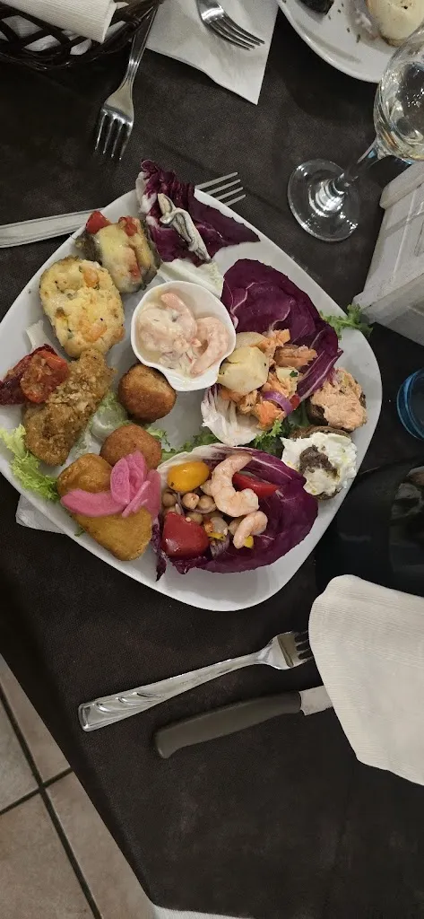 Nicole Robalo_Alla salute_Roccella Ionica_review