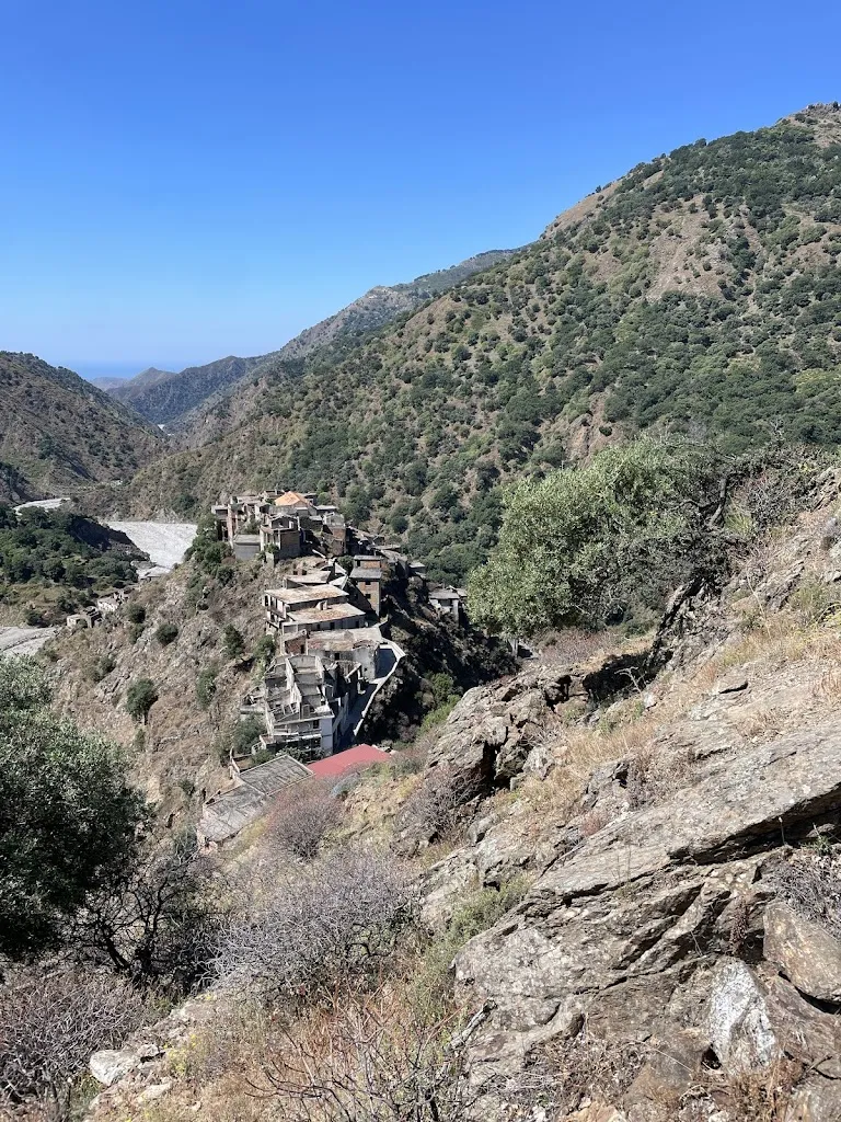 Giorgos Frantzeskakis_Roghudi Vecchio_Roghudi_review