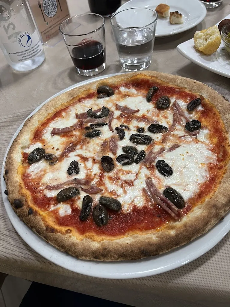Maximilian Gauland_Pizzeria Trattoria Gesmundo_Roggiano Gravina_recensione