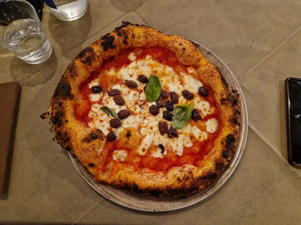 Luca Cozza_Pizz'e Core_Roggiano Gravina_review