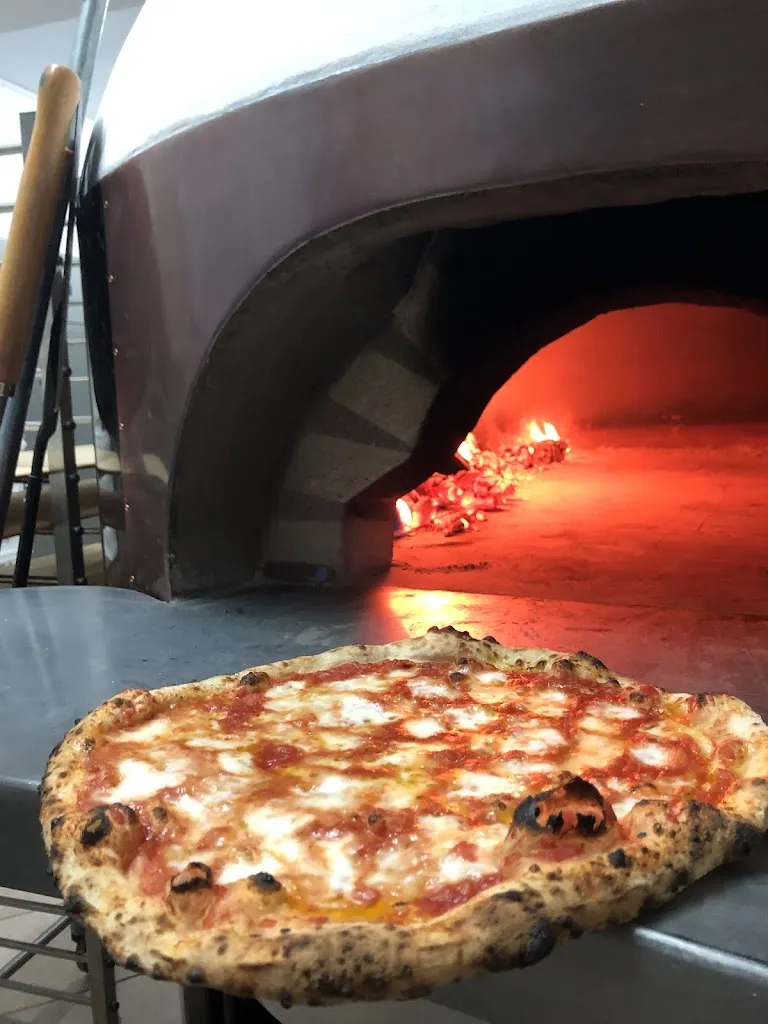 Pizzeria dallo Sturm restaurant in Roggiano Gravina