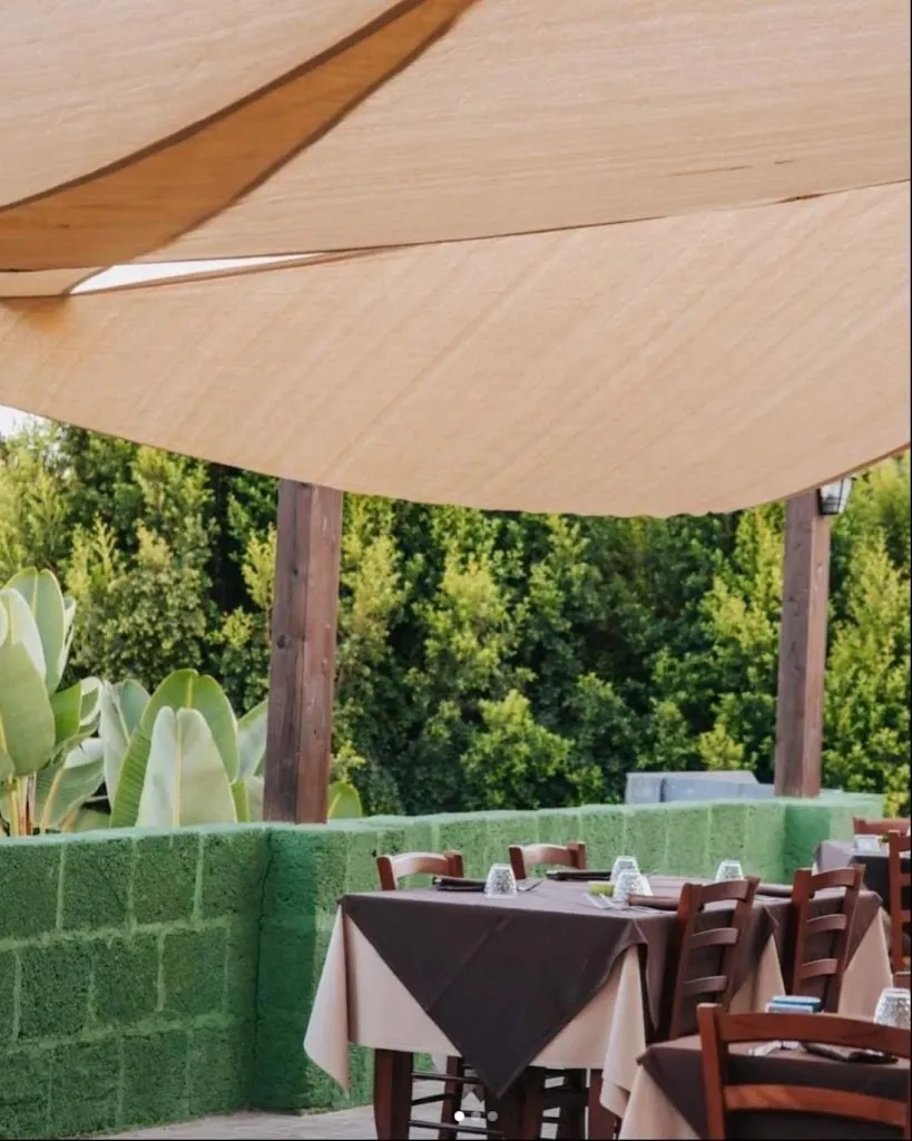 Canonici pizzeria & restaurant_Roccelletta_slider_image_1