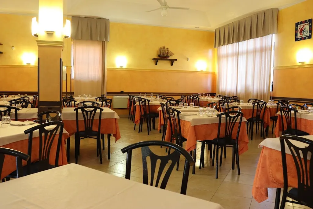 Ristorante Pizzeria Il Veliero restaurant in Roccelletta