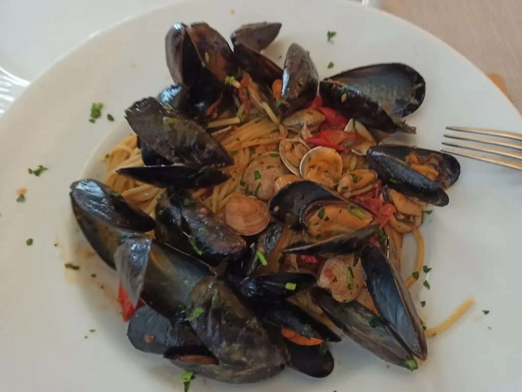 Ristorante Pizzeria Il Veliero_Roccelletta_slider_image_3