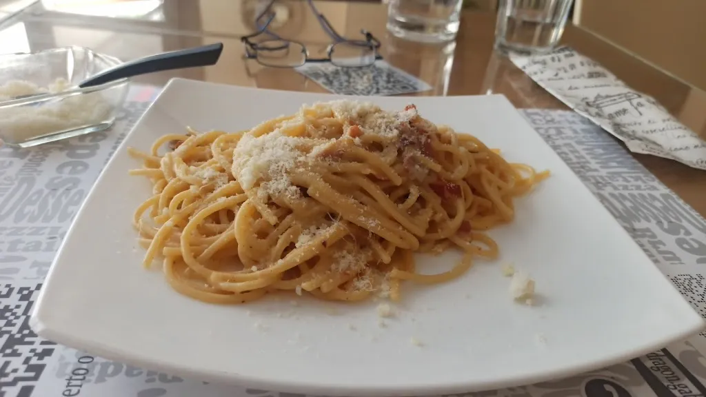 pasquale clarizia_Dragon - Cafè, Restaurant & Pub, di Gabriele Lupia_Rogliano_review