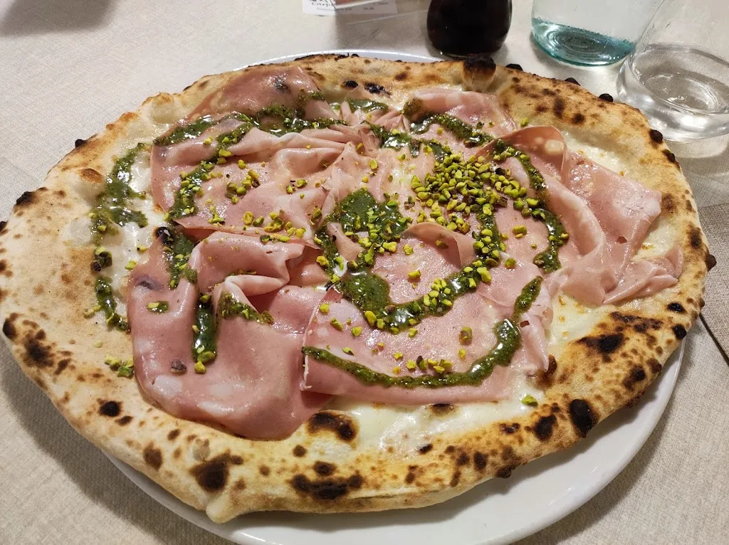 Maria Rosa Barletta_Ristorante Pizzeria Bella Rogliano_Rogliano_recensione