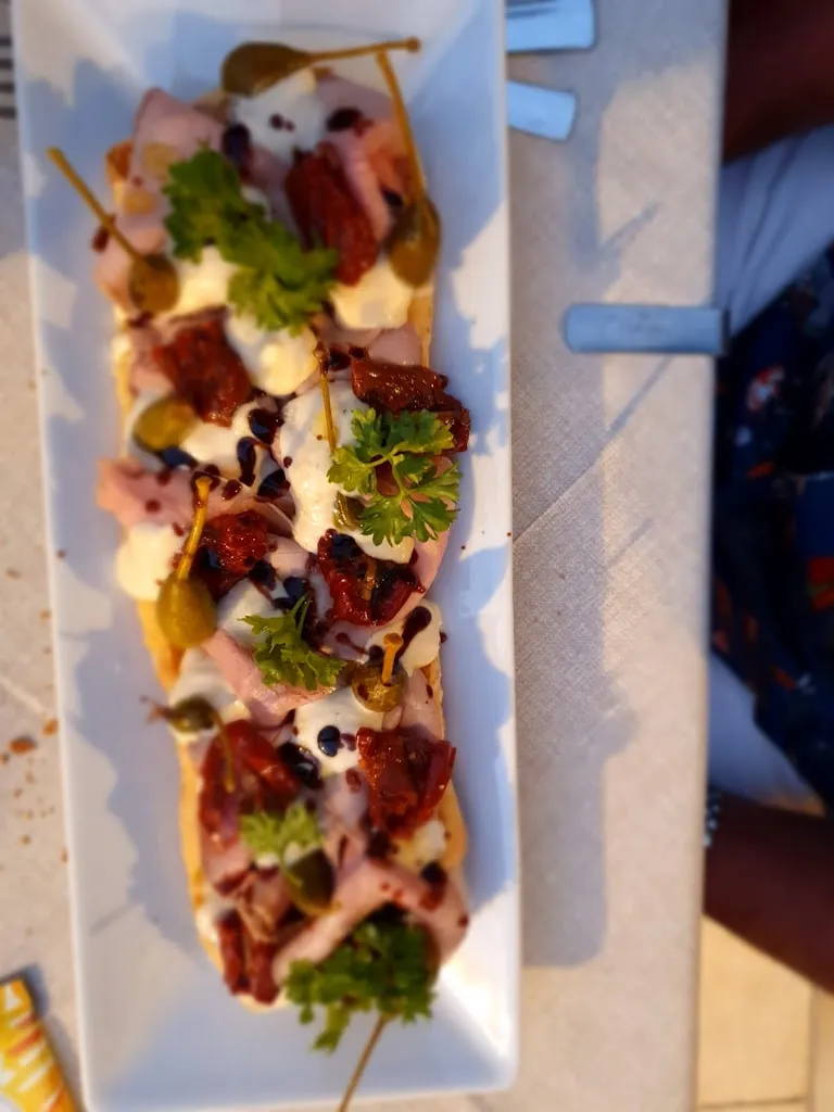 Donato Pannunzio_La Nicchia_Roseto Capo Spulico_review