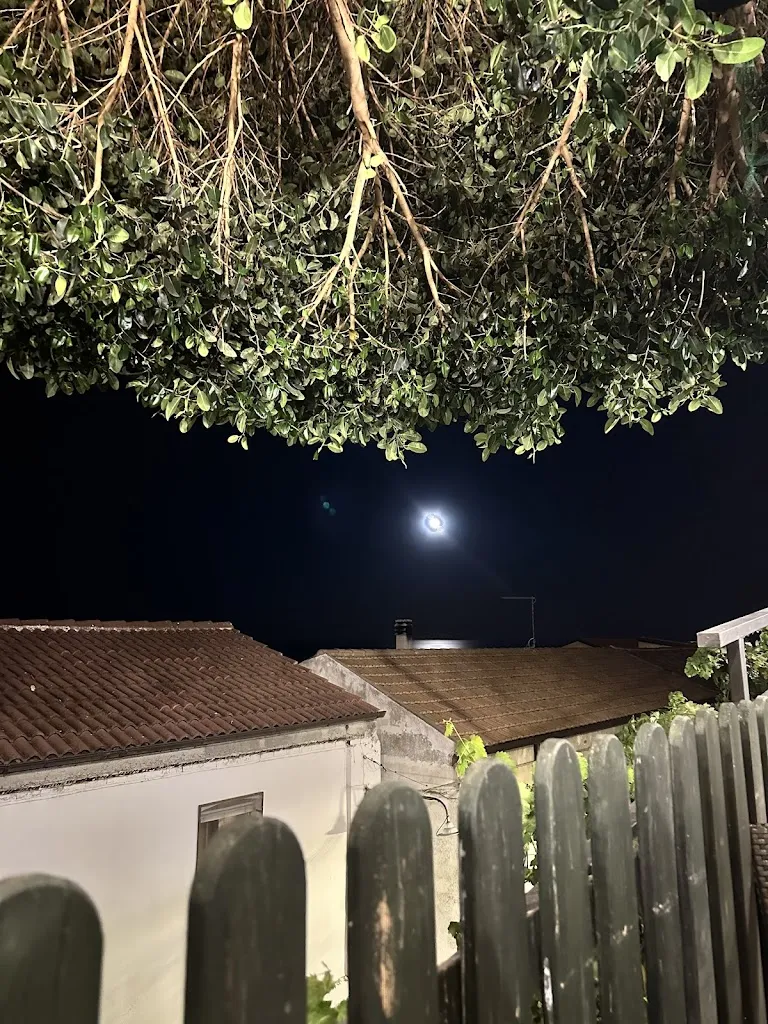 Marilena Comparone_La Nicchia_Roseto Capo Spulico_review