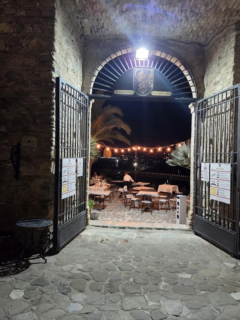 Aiste Kriksciunaite_Castello Federiciano_Roseto Capo Spulico_review