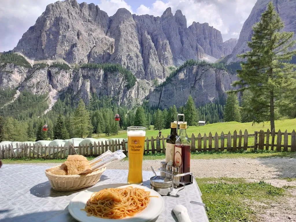 Ristorante Bar Mesoles_Corvara_slider_image_3