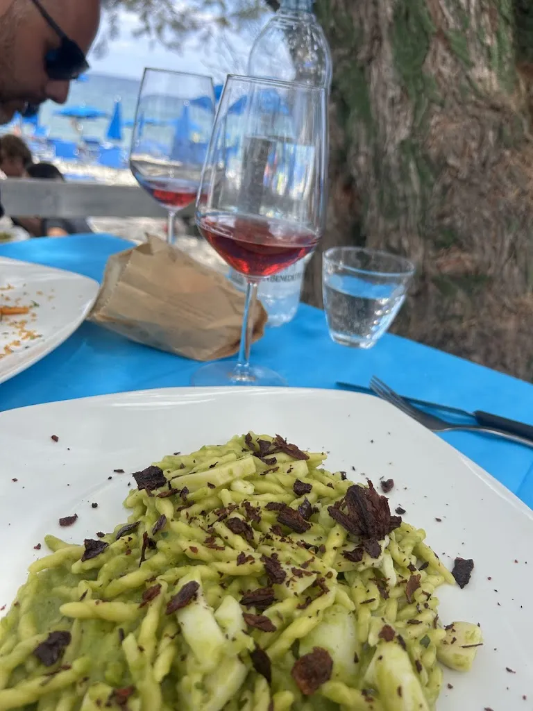 Sebnem Guler_Lido Sole e Luna_Roseto Capo Spulico_recensione