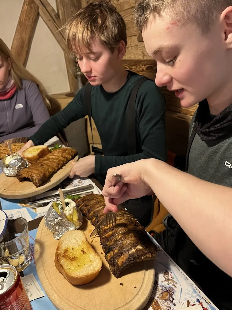 Mia Hoffritz_Rifugio Marmotta_Corvara_review