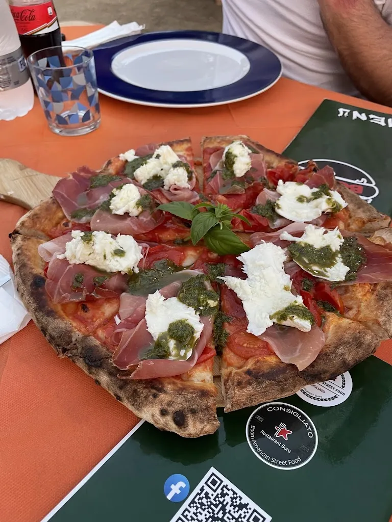 LUCIO_BOOM Restaurant Pub e BOOM on the beach_Rossano_review