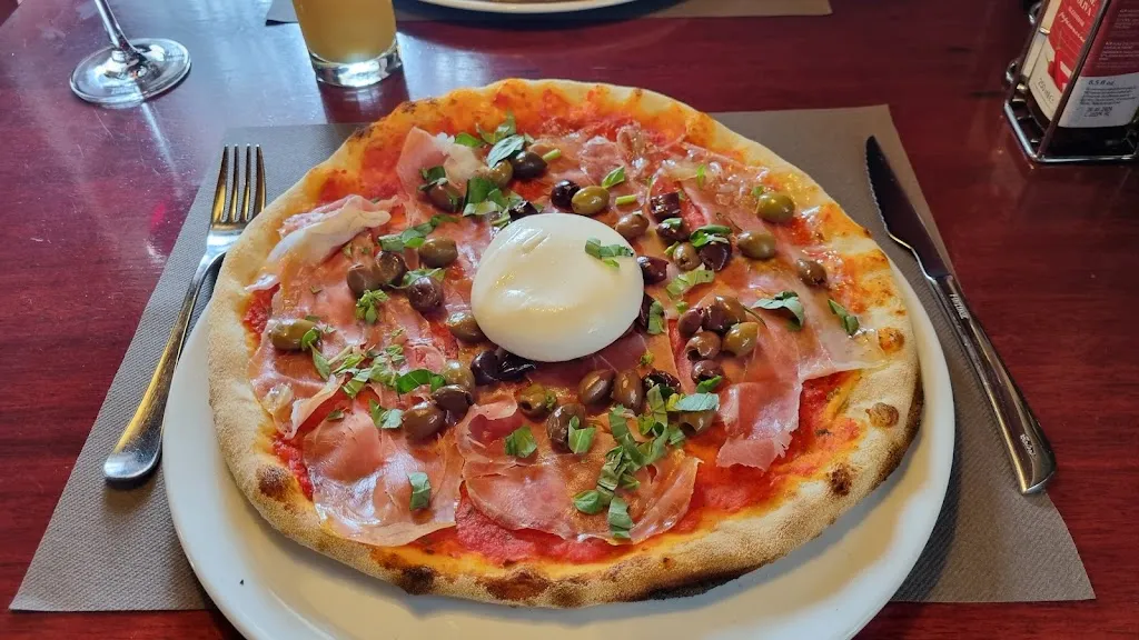 Restaurant Black Hill Pizzeria_Corvara_slider_image_3