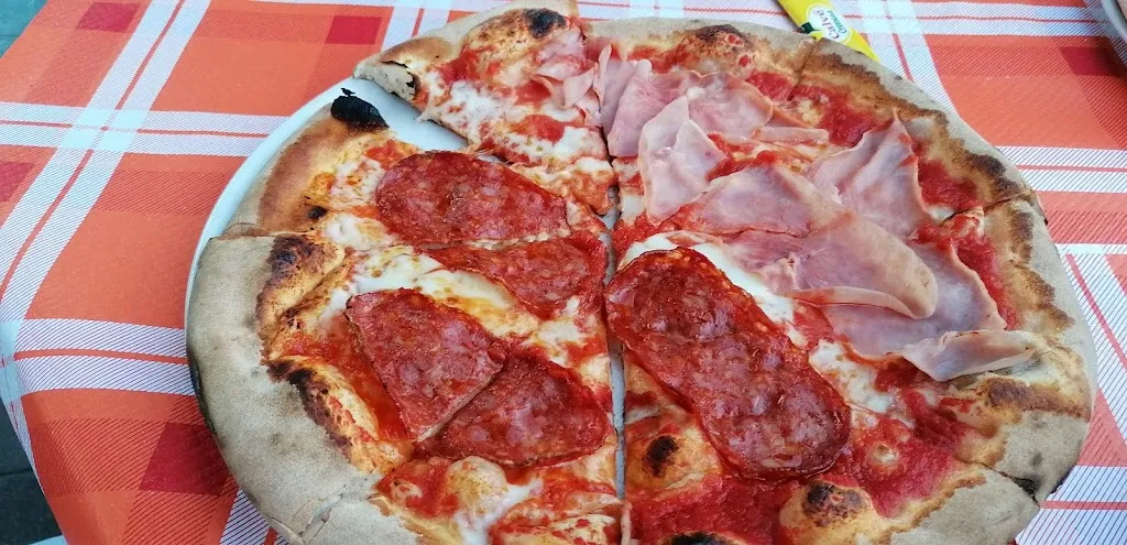 Domus Mea Pub - Trattoria Pizzeira_San Costantino Calabro_slider_image_3