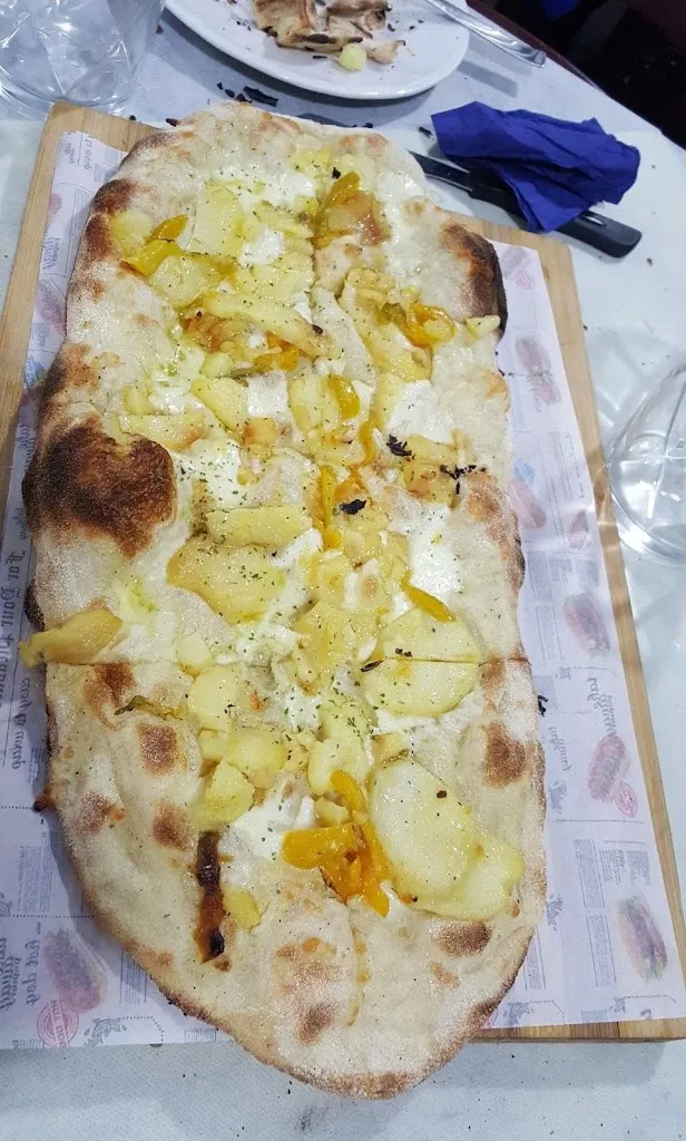 Vincenzo Curia_Pinseria Pizzeria Il Vicolo Del Gusto_San Giorgio Albanese_review