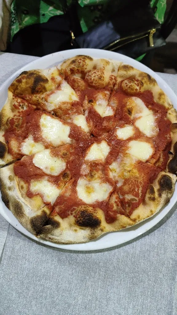 Susanna Gencarelli_Pinseria Pizzeria Il Vicolo Del Gusto_San Giorgio Albanese_review