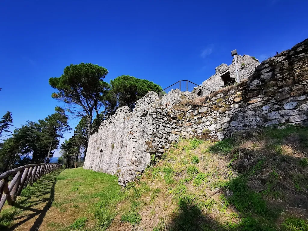 Il Passetto del Re - Vicolo più stretto d'Italia restaurant in San Giorgio Morgeto