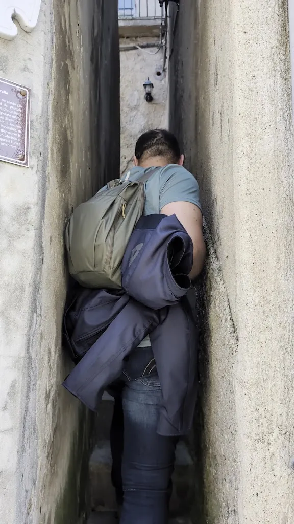 Il Passetto del Re - Vicolo più stretto d'Italia_San Giorgio Morgeto_slider_image_2