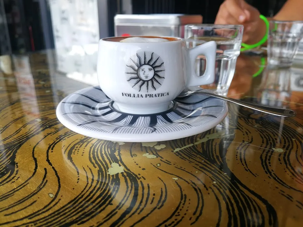 Andrea Rizzoli_Follia Pratica_Alba Adriatica_review