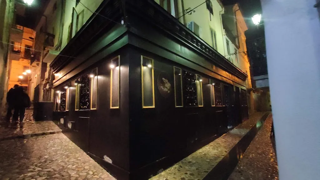 emiliano esmores_Donna Vienna Pub_San Lucido_review